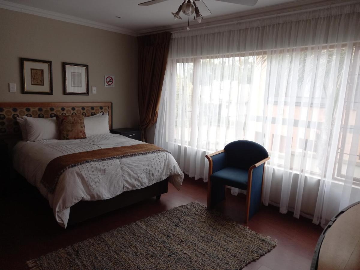 Troas Boutique Hotel Vanderbijlpark Buitenkant foto