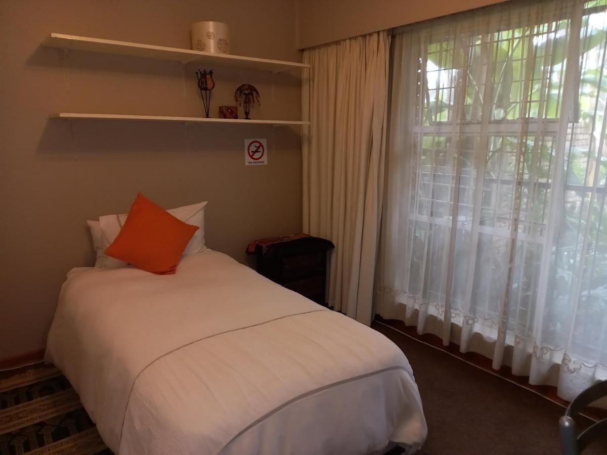 Troas Boutique Hotel Vanderbijlpark Buitenkant foto