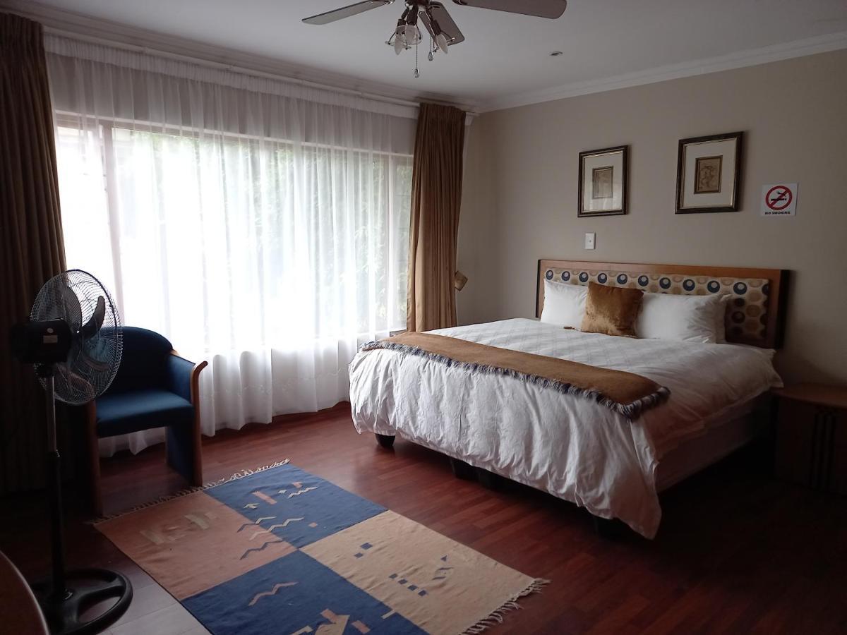 Troas Boutique Hotel Vanderbijlpark Buitenkant foto