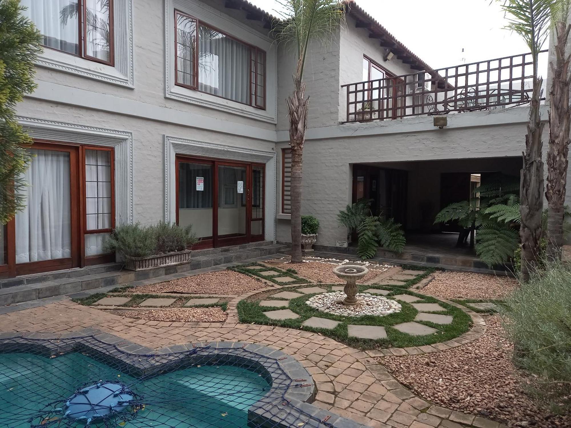 Troas Boutique Hotel Vanderbijlpark Buitenkant foto